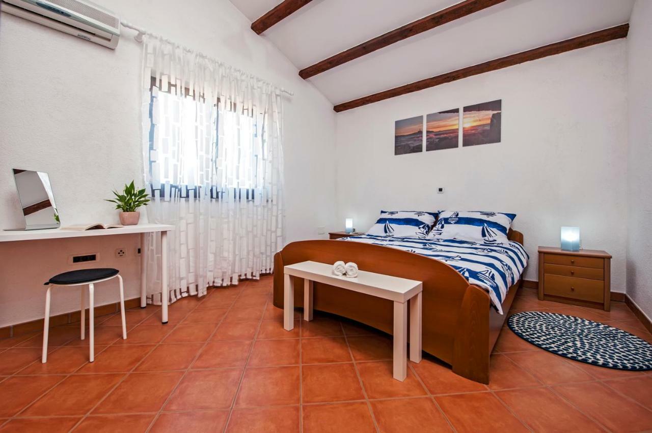 Apartment Bora Rovinj Exterior photo